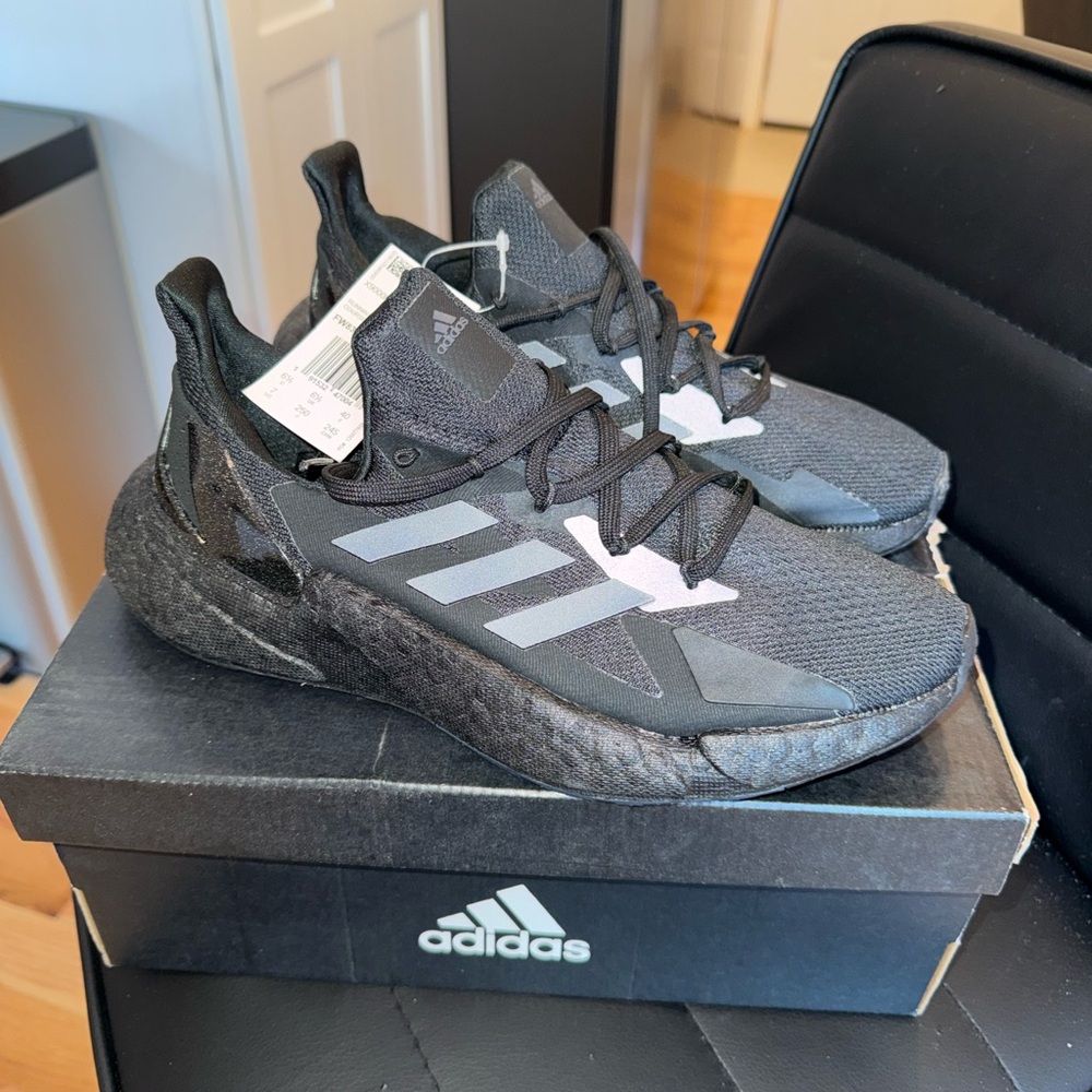 Adidas Men's Black and Gray Sneakers
